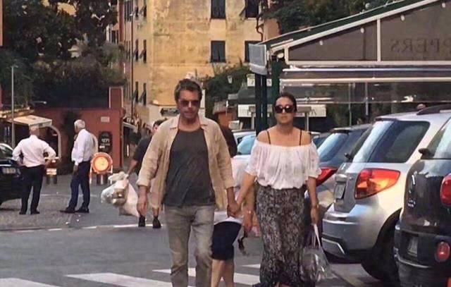 巩俐|巩俐气质也靠包装？不化妆连个普通大妈都不如，54岁老的好真实！