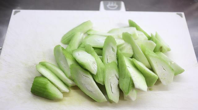  白萝卜|适合三伏天的2道爽口汤，自带鲜甜，除了盐，其它调料都是多余的