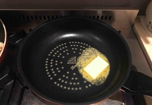  茄子|茄子不要再炒着吃，摇身一变成主食，孩子吃了一碗又一碗