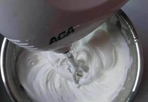 步骤|躲不过的基础款——巧克力淡奶油戚风蛋糕!