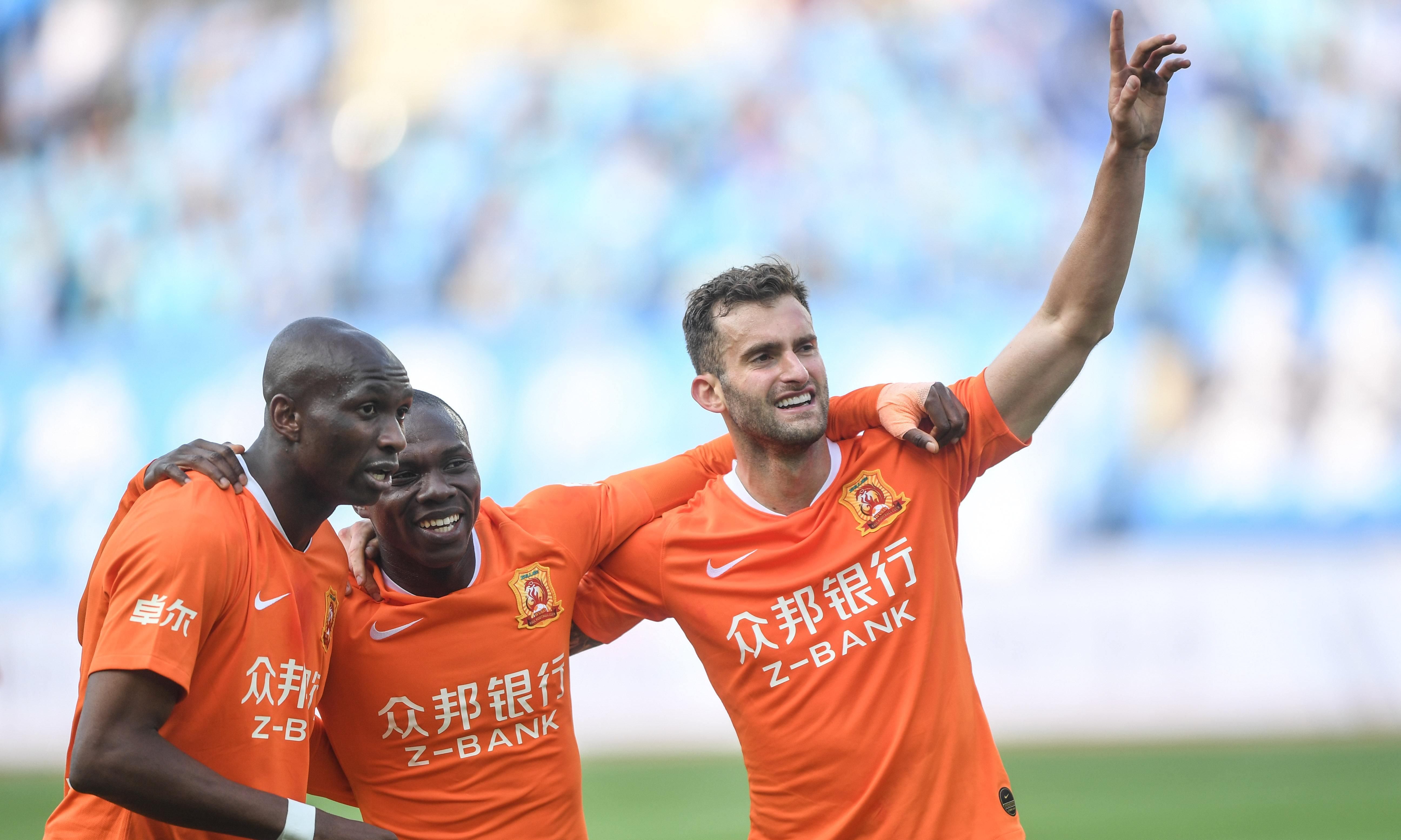  引进|埃弗拉将成转会市场香饽饽，上港高呼：终于可以上归化球员打恒大