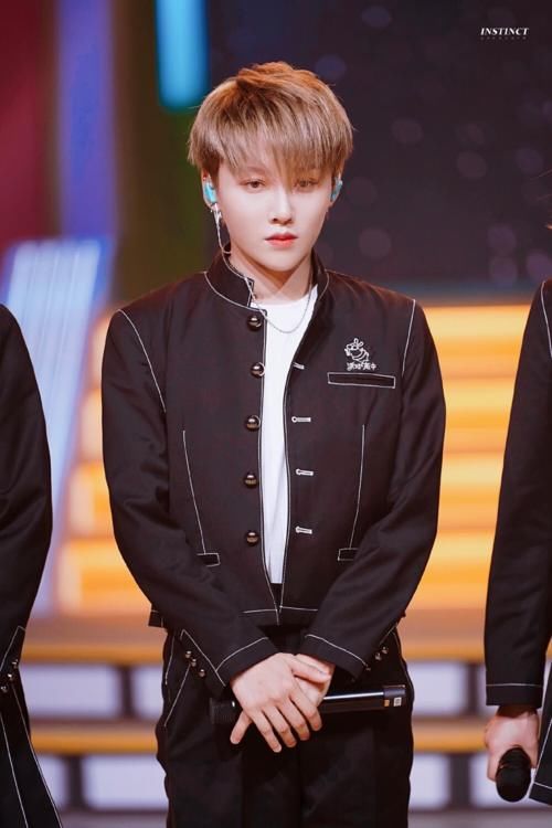  不止一次|刘雨昕情商引争议，不止一次在节目中打断虞书欣讲话，被吐槽综艺感极低