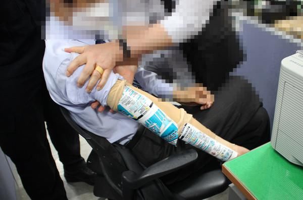 车祸|称父母的骨灰坛被车撞碎“碰瓷”，韩男制造11起类似假车祸遭逮