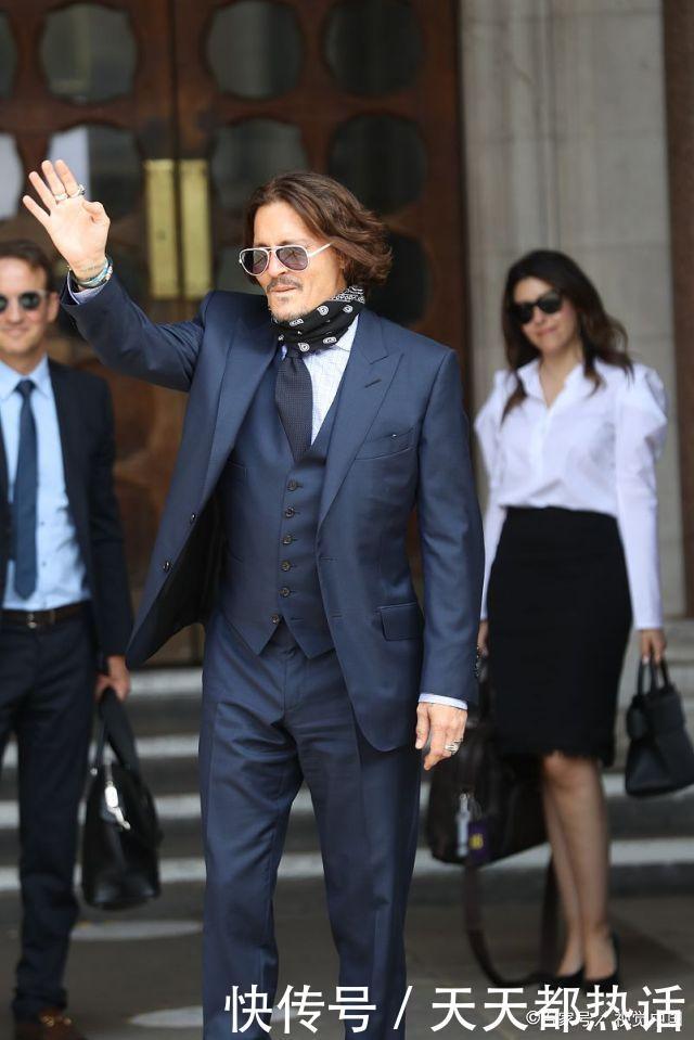  尼德|约翰·尼德普西装革履像个雅痞绅士，艾梅柏·希尔德精致造型太迷人