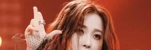 尴尬|谢娜主持尴尬,选手唱功车祸现场,青春有你总决赛是最差的一届了