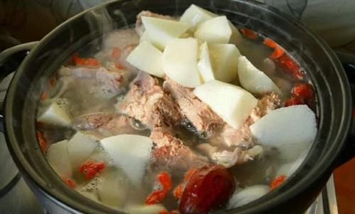  去腥|炖排骨汤，这3味料千万别放，不仅不能去腥，味道也会很差劲！