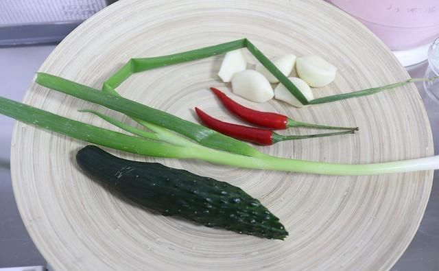  酸辣|“秋老虎”来了，自制1碗酸辣凉粉，开胃填饱肚子，还不担心长肉