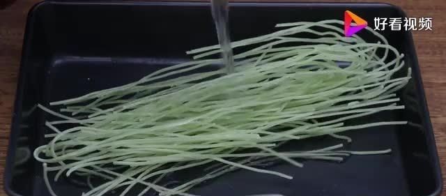 少油|玉米面独家新吃法,不用烫面,不烙饼,少油少盐,一顿1斤不够吃