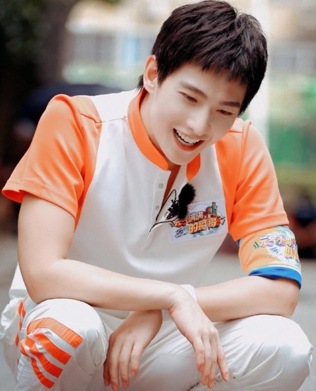  姐姐|被问《乘风破浪姐姐》pick谁，杨洋毫不犹豫说了三个人，太真实了