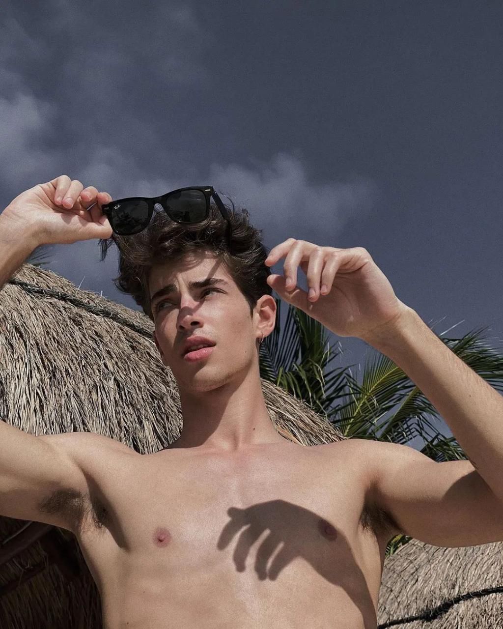  空降|Manu Rios 空降成《名校风暴》新男主！