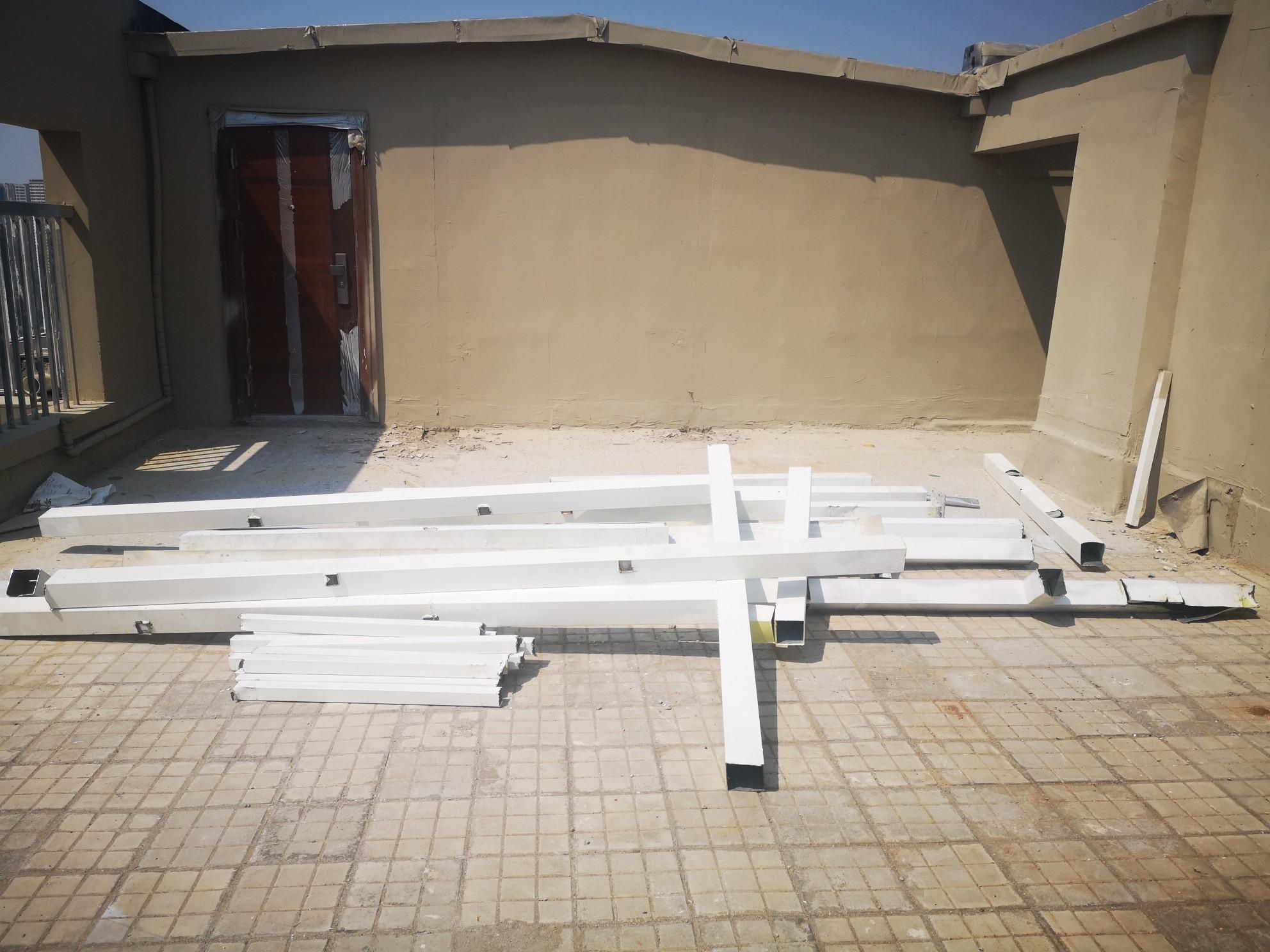 加盖|郑州一小区楼顶加盖近40处“楼上楼”为何总是“拆不掉”?