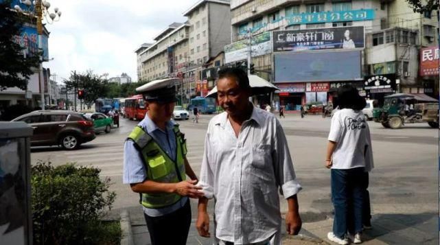 违规行为|又一波行人横穿马路被曝，看看有你认识的吗？