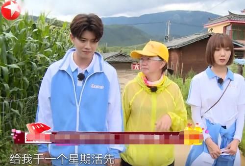  失败|《极限挑战》最失败的嘉宾：扔衣服抓鸡，躲雨让助理全程打伞