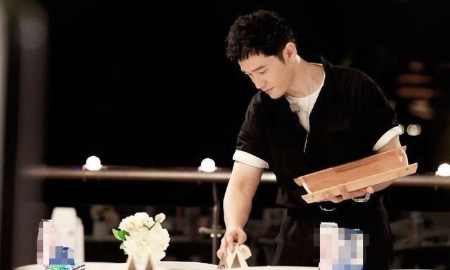  竟是|《中餐厅》黄晓明意外爆冷，没想到竟是这样的人