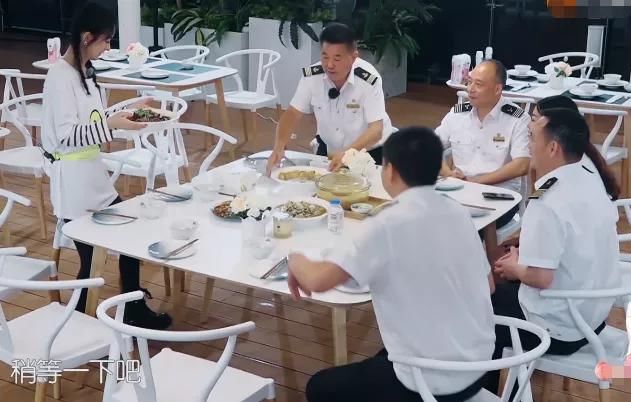  中餐厅|《中餐厅4》首期就搞事情？林大厨膨胀了，赵丽颖被气哭