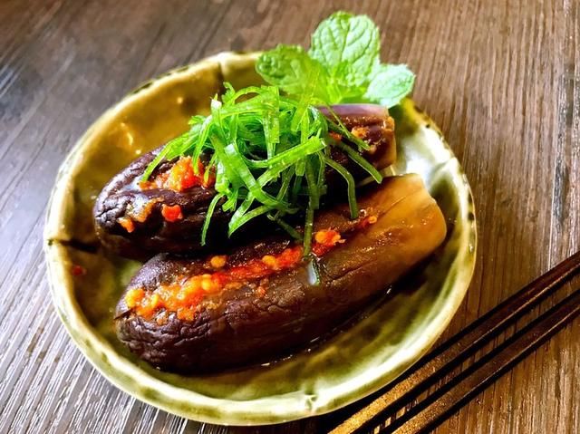  无油|谁说只有过油的茄子才好吃？无油东北常规做法，开胃又下饭