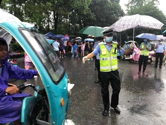  公安局|「护航高考」风里雨里，我守护你……