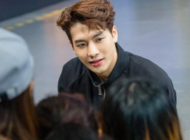  人选|网传《青春有你3》导师阵容，PD人选王嘉尔，有两位导师还是熟人