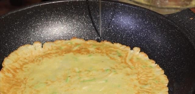 老少皆宜|早餐饼西葫芦鸡蛋饼,味道鲜美,老少皆宜,做法简单又省事、快捷