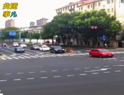  事故|二次过街？你是否还有很多疑问，请停下脚步看看这些事故案例