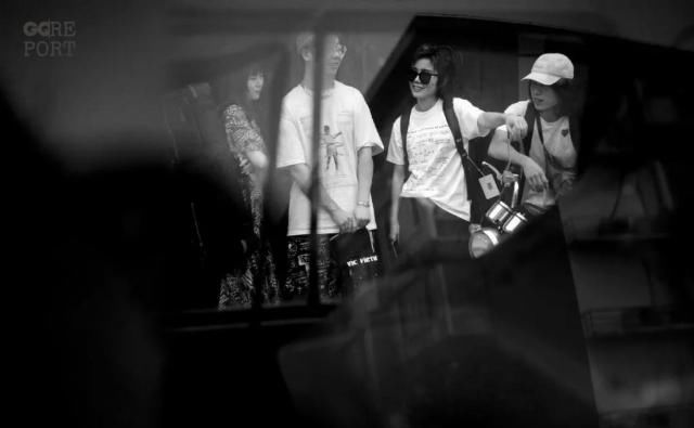  翅膀|许飞：左半边翅膀抽右半边脸