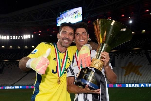  完败|7.82分！C罗赛季评分出炉，连续2年拿意甲MVP，隔空对决完败梅西