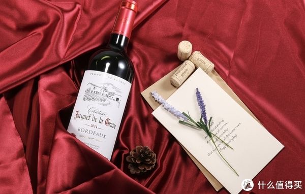 红酒养生知识每天喝多少合适(红酒养生法！喝红酒的正确方式，让你健康又美丽)