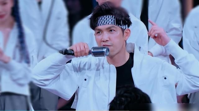  王一博战队|《街舞3》复活名额改为一万元，大饼淘汰后续，直播表示钱没收到