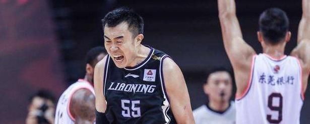 朱芳雨|CBA朱芳雨怒找八一高层，市场冒出2条大鱼，大韩小丁或将都失意