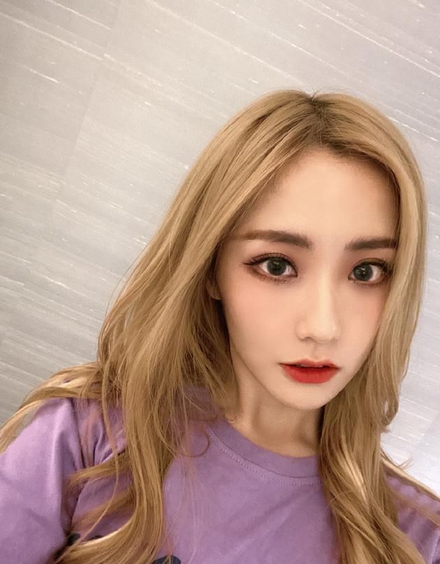  摔倒|王艺瑾就接力跑失误摔倒道歉：大家运动时注意安全