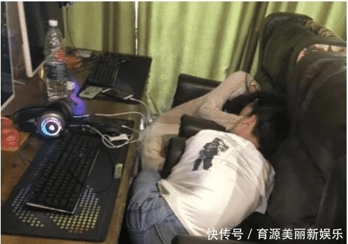 评论|“为啥高级宾馆的浴缸有那么多扶手？”哈哈哈哈哈评论也太坏了