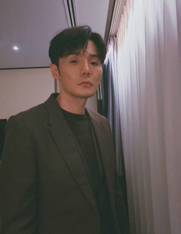  开场|《中国好声音》开场秀，谢霆锋唱《传奇》，李宇春演唱曲目最意外