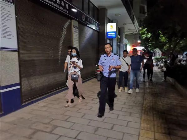  全力|二百考生遭遇“困”境 易门警方全力解困