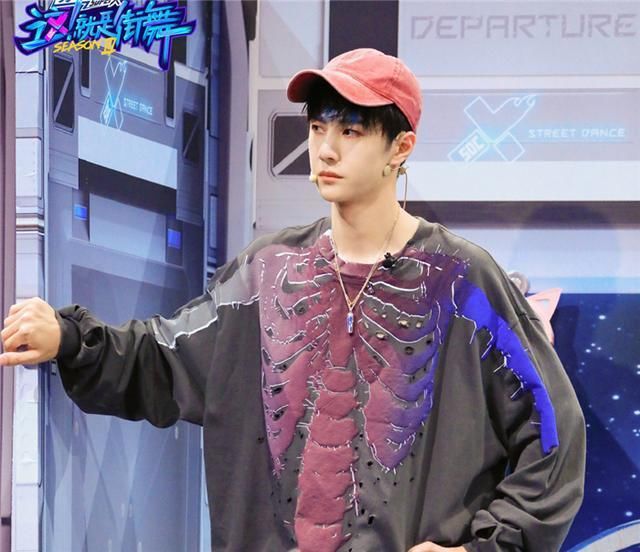  受欢迎|最受欢迎综艺嘉宾排行：邓伦第5，赵丽颖第4，榜首实至名归！