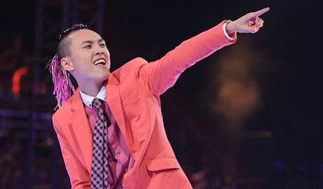  歌手|他因为《好声音》一战成名，人气一时无两，现婚后胖若两人