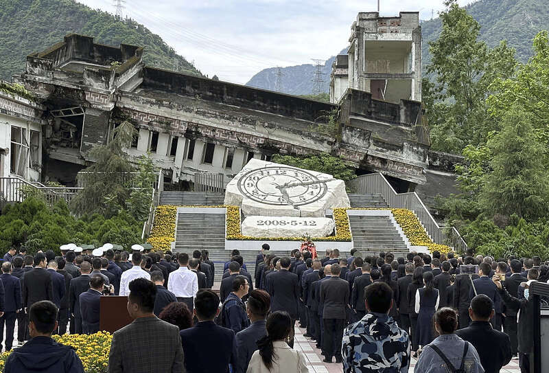 每周图片精选（5.6—5.12）| 汶川地震15周年、国际护士节、查尔斯三世加冕、刚果暴雨