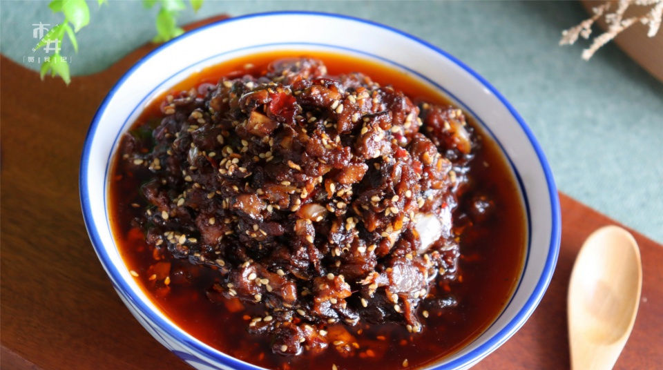  肉丁|自制香菇肉丁酱，拌啥都好吃，20元成本做一大碗，不用去超市买了