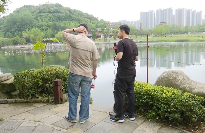  救人|男子跳湖救人，两部手机废了！目击者：手机我们买！