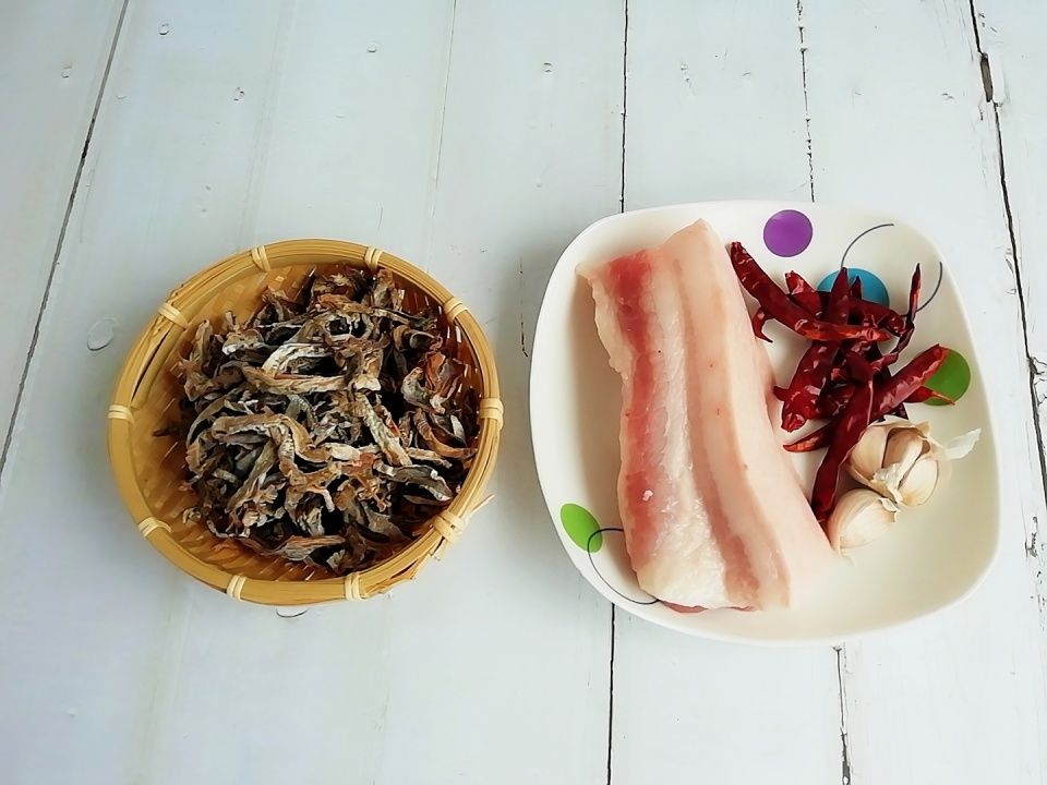 笋干炒肉|五花肉加点它,简单炒一炒,老公胃口大开,下酒又下饭!