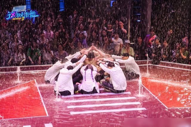  街舞|《街舞3》中炸翻全场的乔治为何会输给肖智斌？王一博给出了答案