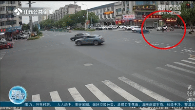  监控|揪心！4岁幼童遭车碾压！监控拍到惊险一幕……