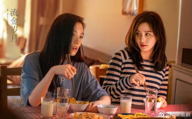  倪妮|组图:《流金岁月》路透曝光 刘诗诗倪妮额头贴额头亲密无间