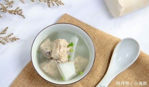  萝卜排骨汤|天热多喝这碗汤，解渴消暑人人爱，10块钱能煮一大锅，超值