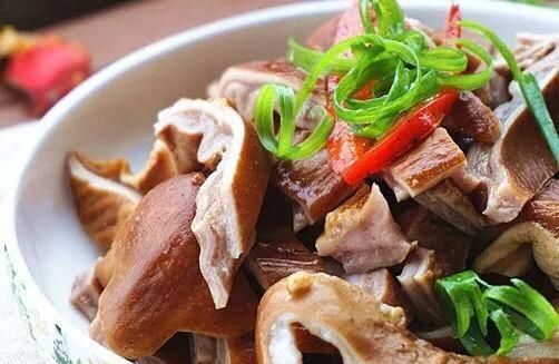  美食|精选美食：青椒炒腊猪耳朵，红烧排骨，卤猪肚，口水杏鲍菇