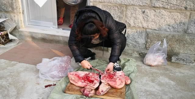  老妈|晒晒我老妈的囤菜，2个月不出门都饿不着，网友：想去你家搬菜