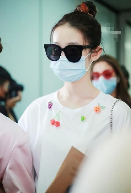  参加|网传张艺凡即将参加《中餐厅》等综艺，资源比第一名希林娜依高还好