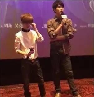  作文|「新概念作文大赛」20年后：韩寒向左，郭敬明向右！