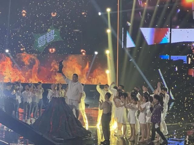  毛不易|南都饭团｜小团子探班《炙热的我们》，感受高燃综艺现场