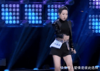 狂赞|Ella狂赞、Lisa尖叫,97年的她未免太飒了!