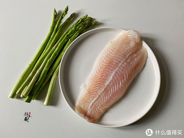  鱼肉|秋天，吃牛羊肉不如吃它，简单一煎，鲜嫩入味，好吃又营养